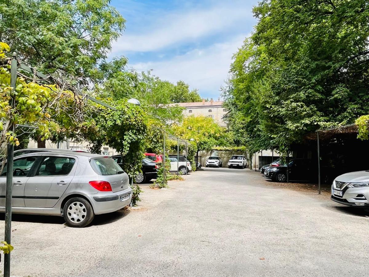 Duplex-Ceiling Height 1,9M-Free Private Parking-Self Check In !! Duplex Climatise-Hauteur Sous Plafond 1,9M-Parking Prive Gratuit-Arrivee Autonome !! อาวีญง ภายนอก รูปภาพ